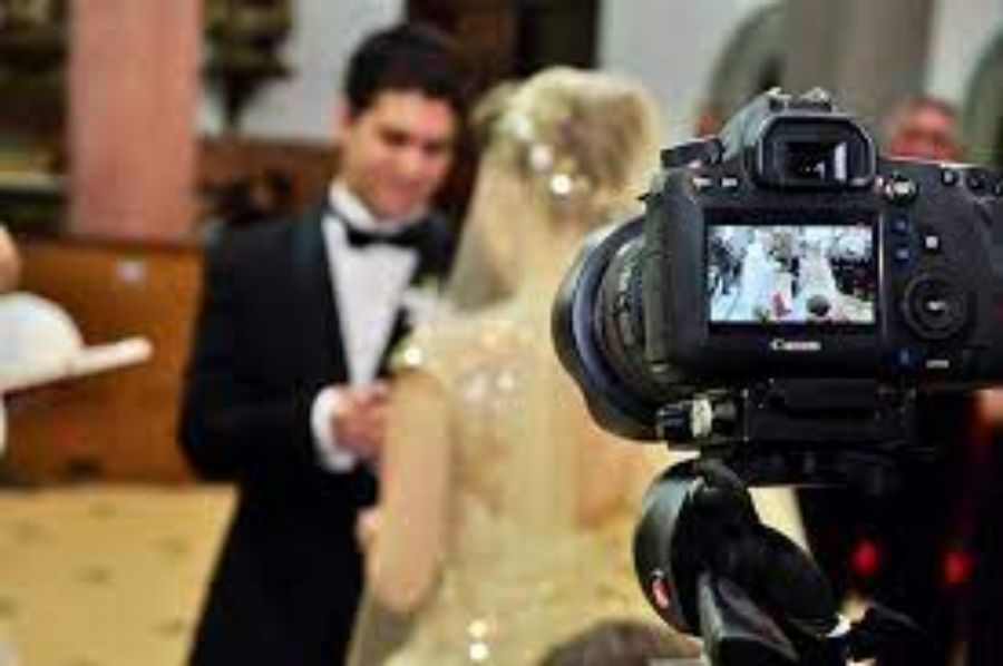 How New Wedding Technology is Transforming the Big Day